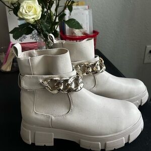 8.5 Faux Leather Ankle Boots